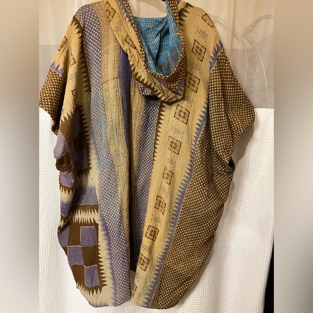 Kantha Bae Peace & Love Poncho - Picture 3 of 8